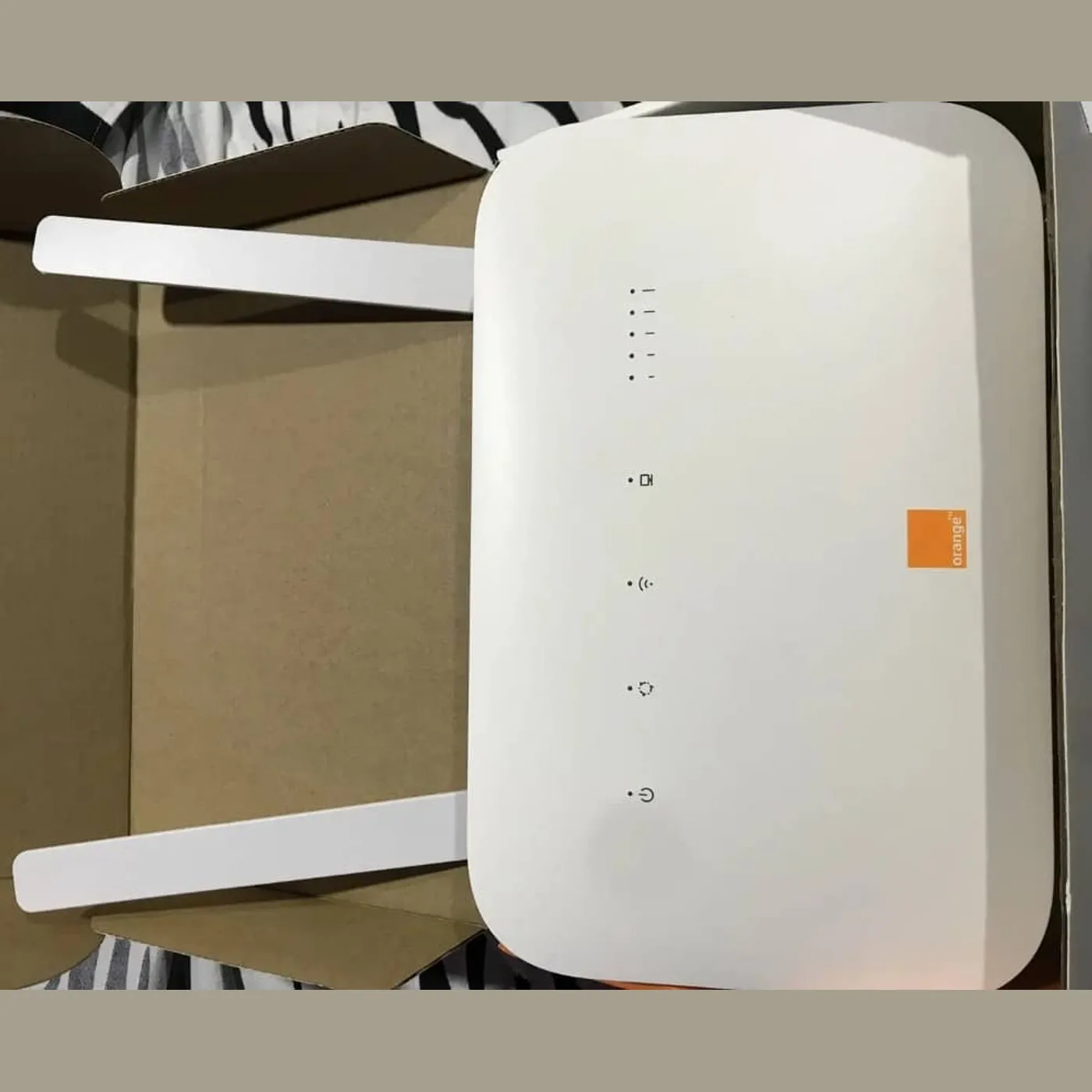 Huawei Flybox 4G+ B612 product photograph